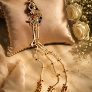Peacock Hair Brouch with Pearl Hanging